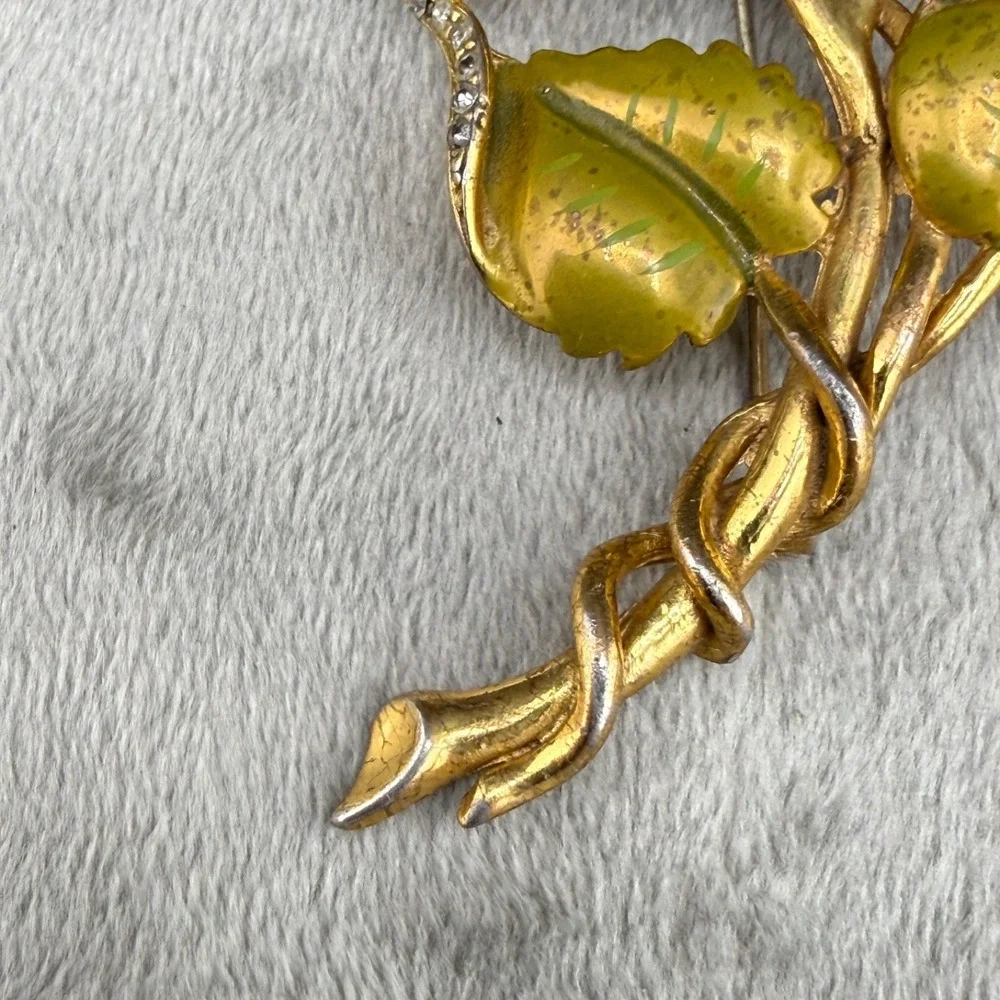 Vintage Unsigned Derosa Brooch‎ Gold Tone Enamel Leaf Nature Vine